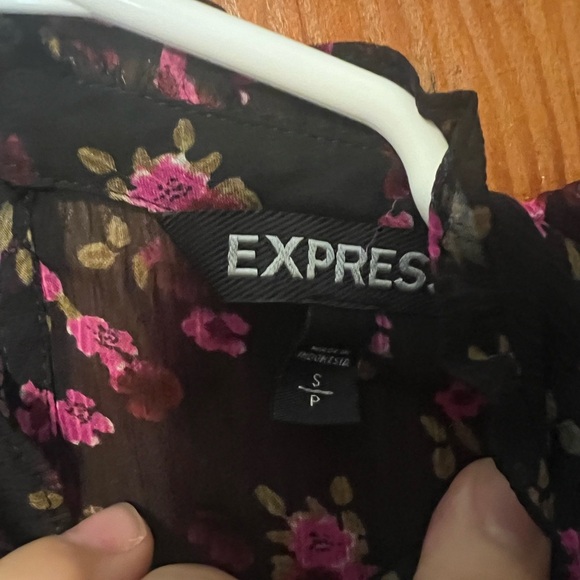 Express Women’s Floral Black and Pink Sheer Long Sleeve Blouse Small - Picture 4 of 6